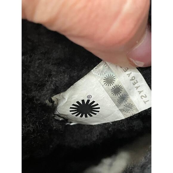 UGG Constantine black shearling boots women’s 7 us - Picture 5 of 7